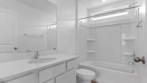 Bath - 2023 E Corriente Dr #340, Salem, UT 84653 photo 2 of 7