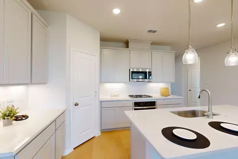 Kitchen - 2704 Fork Way, Celina, TX 75009 photo 2 of 4