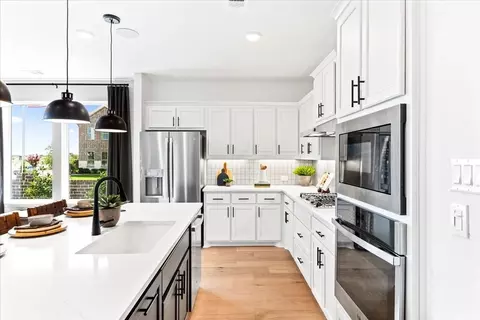 Kitchen - 601 Trinity St, Van Alstyne, TX 75495 photo 2 of 5
