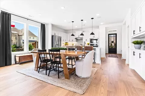 Dining - 601 Trinity St, Van Alstyne, TX 75495 photo 2 of 3