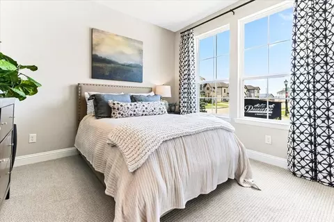 Bedroom - 601 Trinity St, Van Alstyne, TX 75495 photo 3 of 5