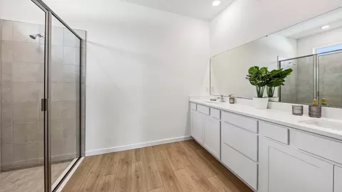 Bath - 5204 NW 41st Loop, Ocala, FL 34482 photo 1 of 2
