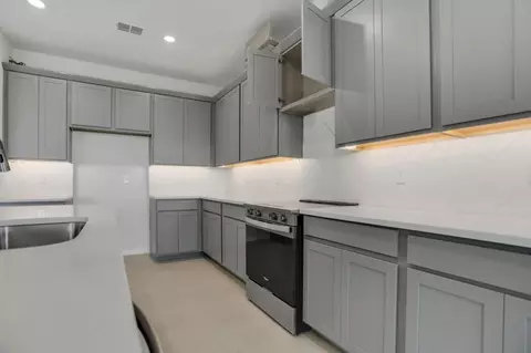 Kitchen - 7422 Sea Manatee St, Parrish, FL 34219 photo 2 of 4