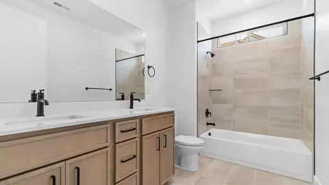 Bath - 4550 N Horton Way, Draper, UT 84020 photo 3 of 18