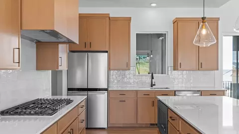 Kitchen - 4550 N Horton Way, Draper, UT 84020 photo 2 of 16