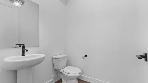Bath - 4550 N Horton Way, Draper, UT 84020 photo 1 of 18
