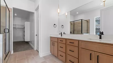 Bath - 4550 N Horton Way, Draper, UT 84020 photo 2 of 18