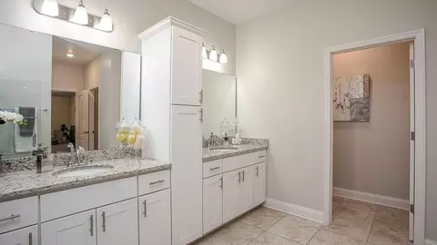 Bath - 14055 Spring Hill Dr, Spring Hill, FL 34609 photo 8 of 9