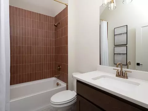 Bath - 2109 Tupelo Trl, Argyle, TX 76226 photo 4 of 6