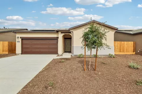 1498 Union Ave, Tulare, CA 93274
