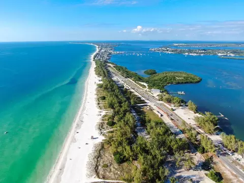 View/Area - 8015 Seaflower Pkwy, Bradenton, FL 34210 photo 1 of 12
