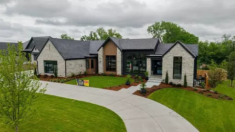 4790 Ridgeport, Wichita, KS 67205
