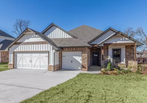 Exterior - 2800 Heather Hvn, Moore, OK 73160 photo 3 of 31