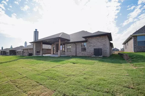 Exterior - 2800 Heather Hvn, Moore, OK 73160 photo 19 of 31