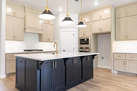 Kitchen - 2800 Heather Hvn, Moore, OK 73160 photo 1 of 18