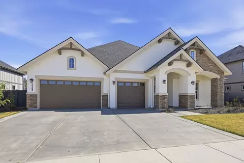 Exterior - 2210 N Annadale Ave, Eagle, ID 83616 photo 3 of 4