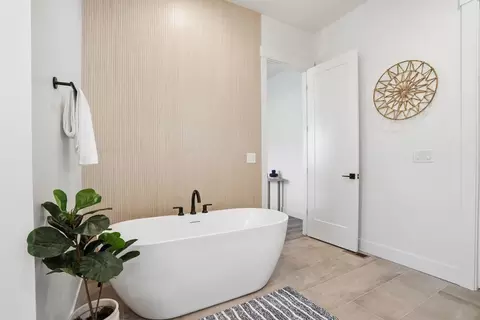 Bath - 2210 N Annadale Ave, Eagle, ID 83616 photo 4 of 6