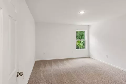 1113 Majesty Palm Cir, Deland, FL 32720