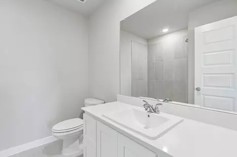 Bath - 804 Rockcloud Dr, Haslet, TX 76052 photo 3 of 9