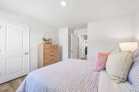 Bedroom - 15 Iris Glen Ct, Smithfield, NC 27577 photo 5 of 7