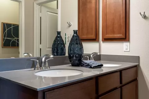 Bath - 1809 Garlock Dr, Leander, TX 78641 photo 2 of 2