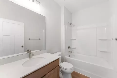 Bath - 912 Sandy Dr, Jordan, MN 55352 photo 1 of 2