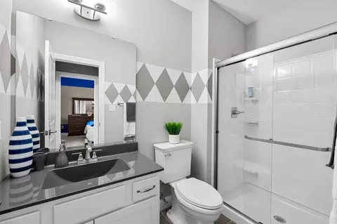 Bath - Cambrium Ct., Wentzville, MO 63385 photo 4 of 4
