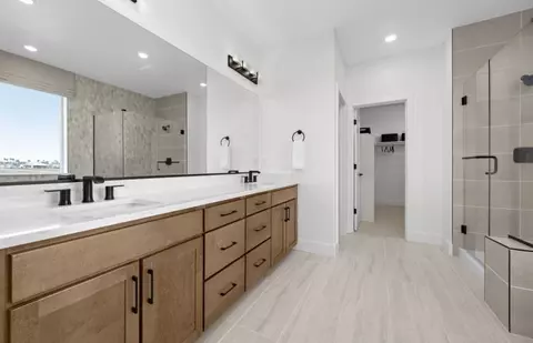Bath - 574 Lee Loop, Discovery Bay, CA 94505 photo 1 of 2