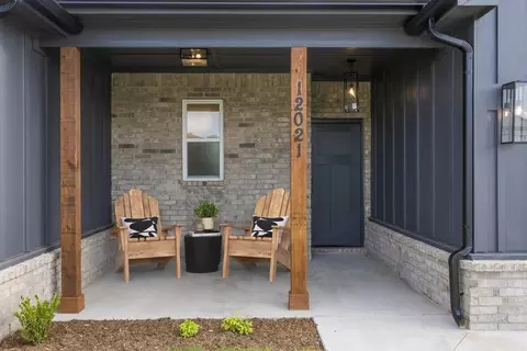 Exterior - 16185 S 89th E Ave, Bixby, OK 74008 photo 3 of 5