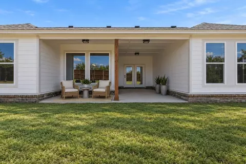 Exterior - 16185 S 89th E Ave, Bixby, OK 74008 photo 3 of 5