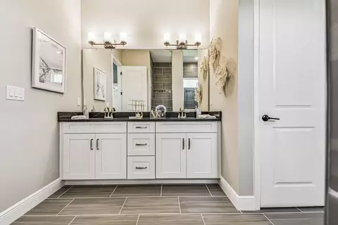 Bath - 12420 White Blossom Ct, Parrish, FL 34219 photo 5 of 12