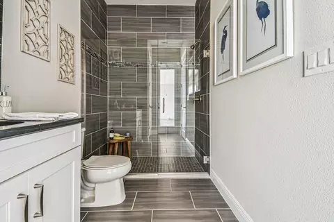 Bath - 12420 White Blossom Ct, Parrish, FL 34219 photo 6 of 12