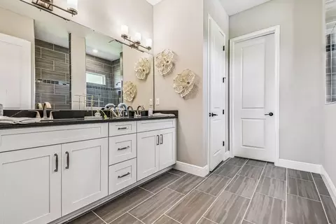 Bath - 12420 White Blossom Ct, Parrish, FL 34219 photo 3 of 12