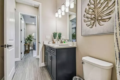 Bath - 12420 White Blossom Ct, Parrish, FL 34219 photo 2 of 12