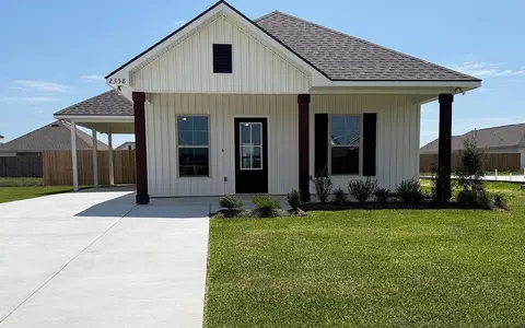 2358 Strickland Ct, Lake Charles, LA 70607