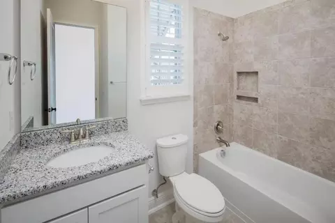 Bath - 10206 Pearson Ave, Orlando, FL 32827 photo 3 of 3