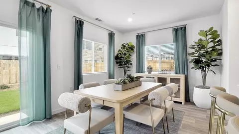 Dining - 996 Braxstyn Way W, Madera, CA 93636 photo 1 of 2
