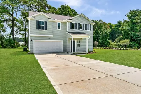 100 Franklin Landing Dr, Pikeville, NC 27863