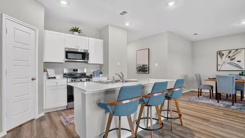 Kitchen - 10620 Bloodstone Dr, Crowley, TX 76036 photo 4 of 5
