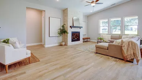 Living - 20243 Ventana Hills Dr, Clovis, CA 93619 photo 1 of 7