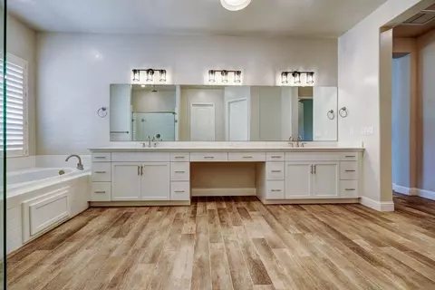 Bath - 20243 Ventana Hills Dr, Clovis, CA 93619 photo 1 of 6