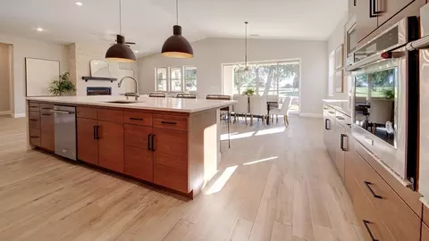 Kitchen - 20243 Ventana Hills Dr, Clovis, CA 93619 photo 6 of 9