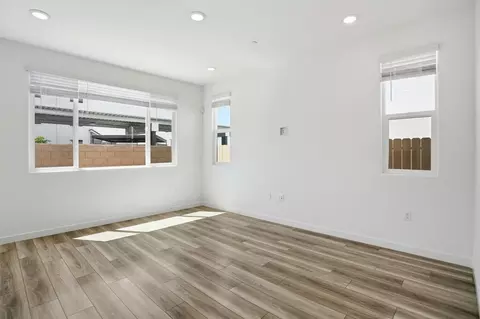 Living - 1235 Leonhardt Loop, Lincoln, CA 95648 photo 1 of 3