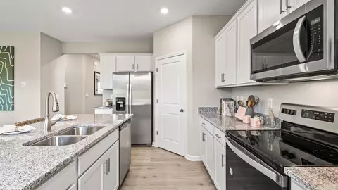 Kitchen - 1944 Willoughby Ave, Springfield, OH 45503 photo 4 of 11