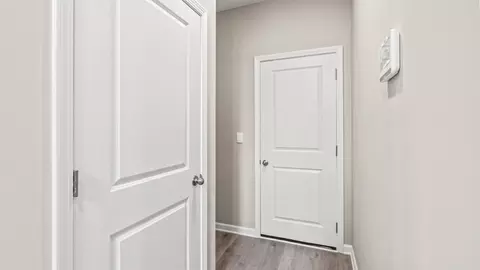 Entry Way - 1944 Willoughby Ave, Springfield, OH 45503 photo 2 of 10