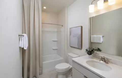 Bath - 4128 John Shields Pkwy, Dublin, OH 43017 photo 3 of 3