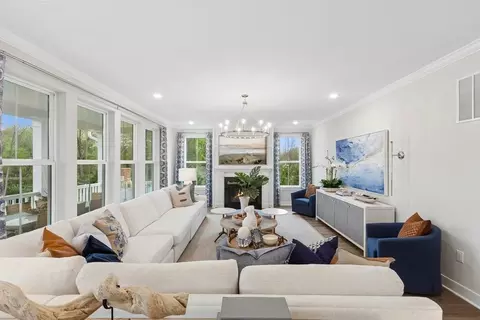 Living - 20 Tee Pl, Neptune, NJ 07753 photo 2 of 2