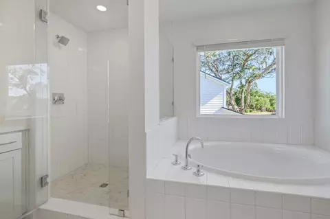 Bath - 96148 Pirates Bluff Rd, Yulee, FL 32097 photo 6 of 9