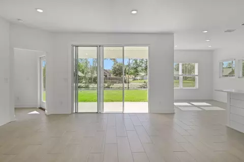 Living - 96148 Pirates Bluff Rd, Yulee, FL 32097 photo 5 of 7