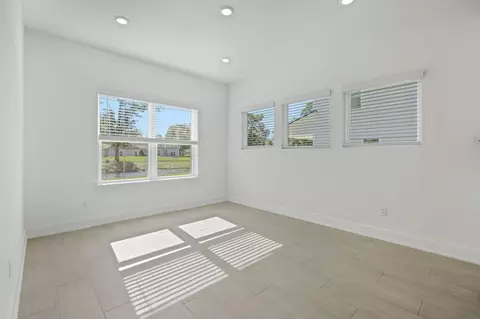 Living - 96148 Pirates Bluff Rd, Yulee, FL 32097 photo 4 of 4